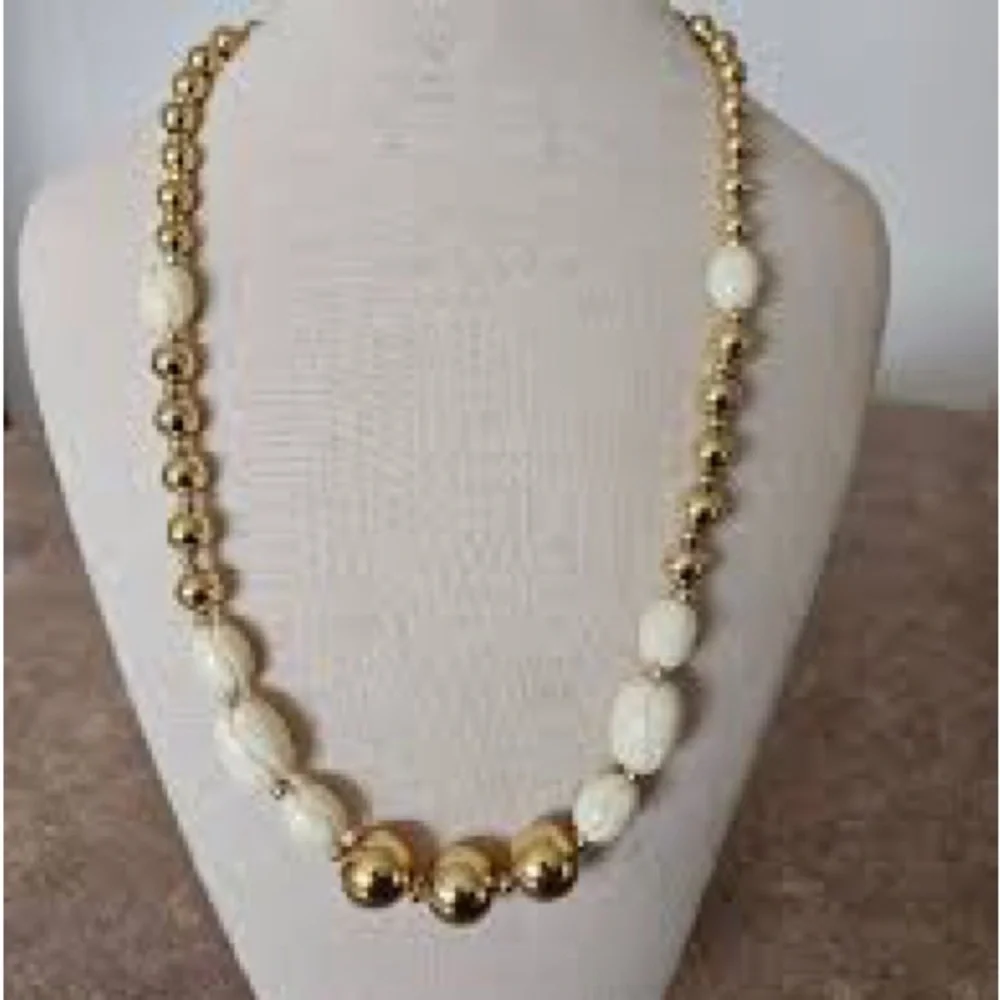 Vintage Napier gold and white beaded necklace 80’s